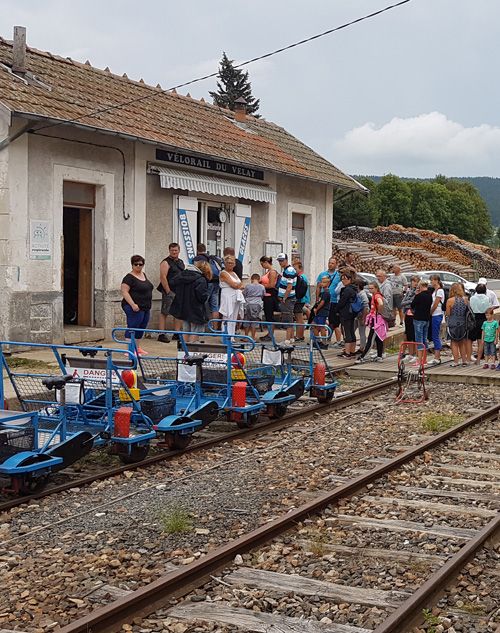 Une boutique à votre service au Vélorail du Velay